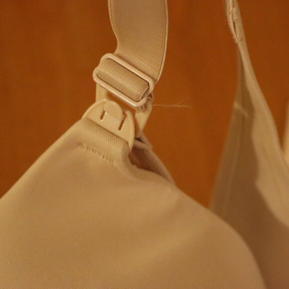 Motherhood Beige underwire nursing bra, light used excellent condition, 36DD - Picture 5 of 8